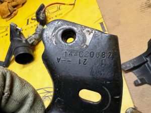 WSPORNIK BLACHA MOCOWANIE DACIA DOKKER 1.5 BLUE DCI