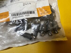 12 X ŚRUBA POKRYWY GŁOWICY M6X29 B47 BMW NOWA OEM