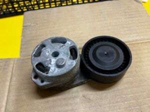 NAPINACZ PASKA ROZRZĄDU AUDI Q7 SQ7 4M0 4.0 TDI