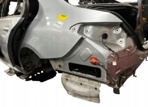 ĆWIARTKA TYŁ TYLNA WANNA BŁOTNIKI LEWY PRAWY MERCEDES C-KLASA W206