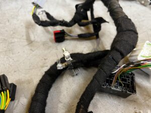 WIĄZKA INSTALACJA DESKI KONSOLI FORD KUGA MK3