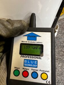 BŁOTNIK PRAWY PRZÓD GENESIS GV70 BIAŁA PERŁA