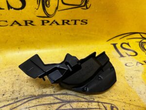 ZAŚLEPKA OSŁONA WSPORNIK WYGŁUSZENIE PODSZYBIA LEWA TOYOTA HILUX VIII 8