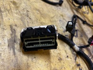 INSTALACJA WIĄZKA KLEMY KLEMA PLUSOWA FORD KUGA MK3 ESCAPE MK4 1.5 ECOBOOST