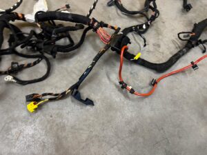 INSTALACJA WIĄZKA OKABLOWANIE DESKI KONSOLI AUDI Q5