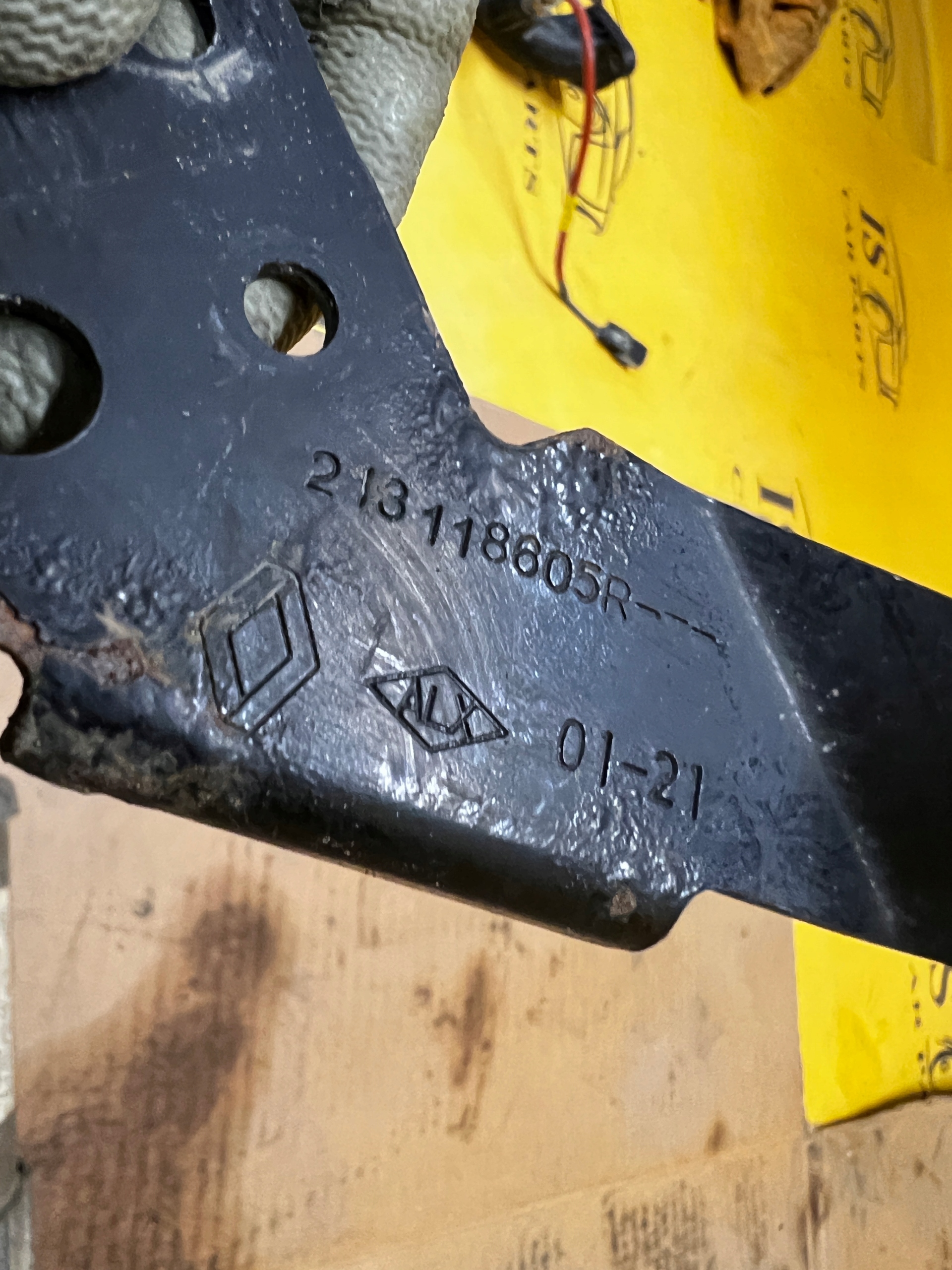 UCHWYT WSPORNIK MOCOWANIE SILNIKA DACIA DOKKER 1.5 BLUE DCI