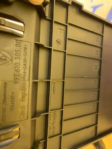 SKRZYNKA OBUDOWA BEZPIECZNIKI PORSCHE 987 CAYMAN