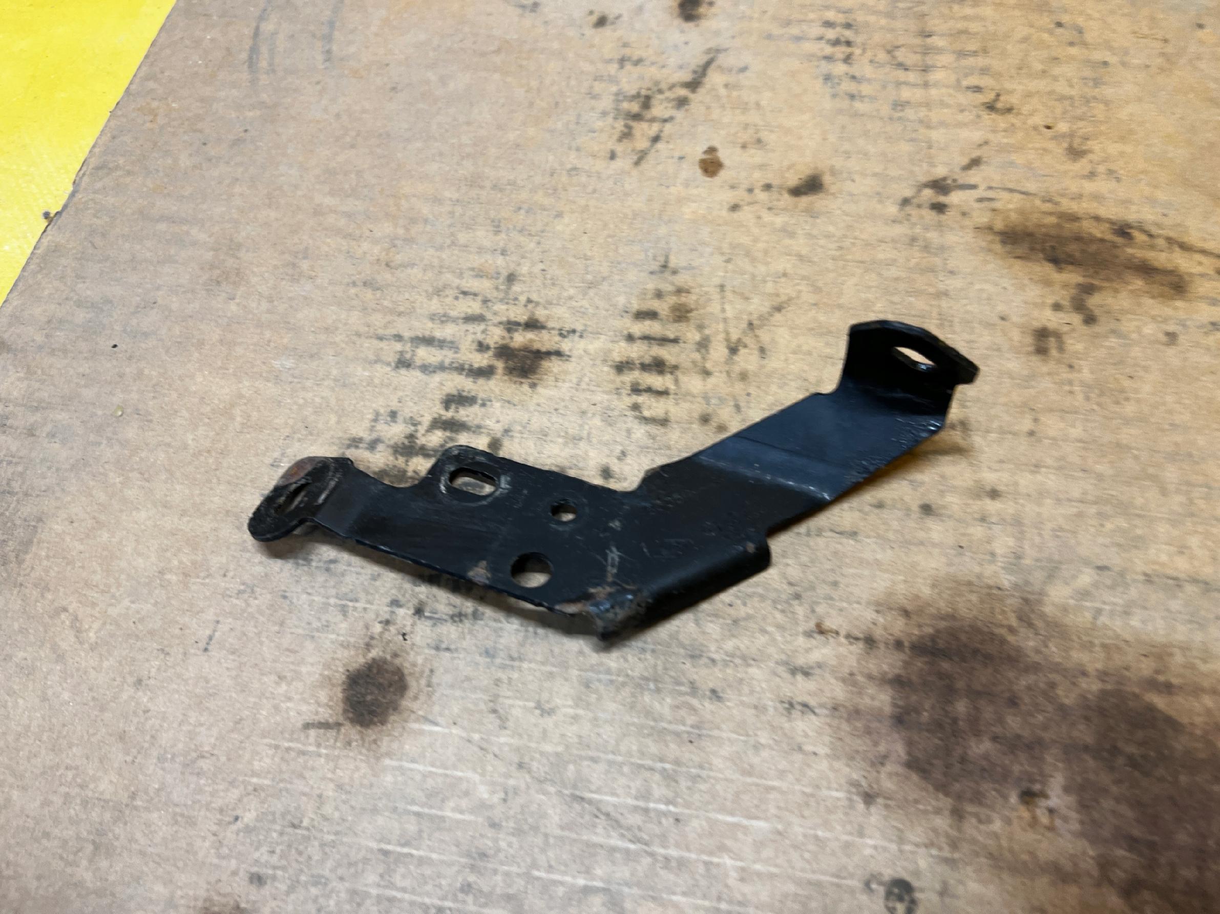 UCHWYT WSPORNIK MOCOWANIE SILNIKA DACIA DOKKER 1.5 BLUE DCI