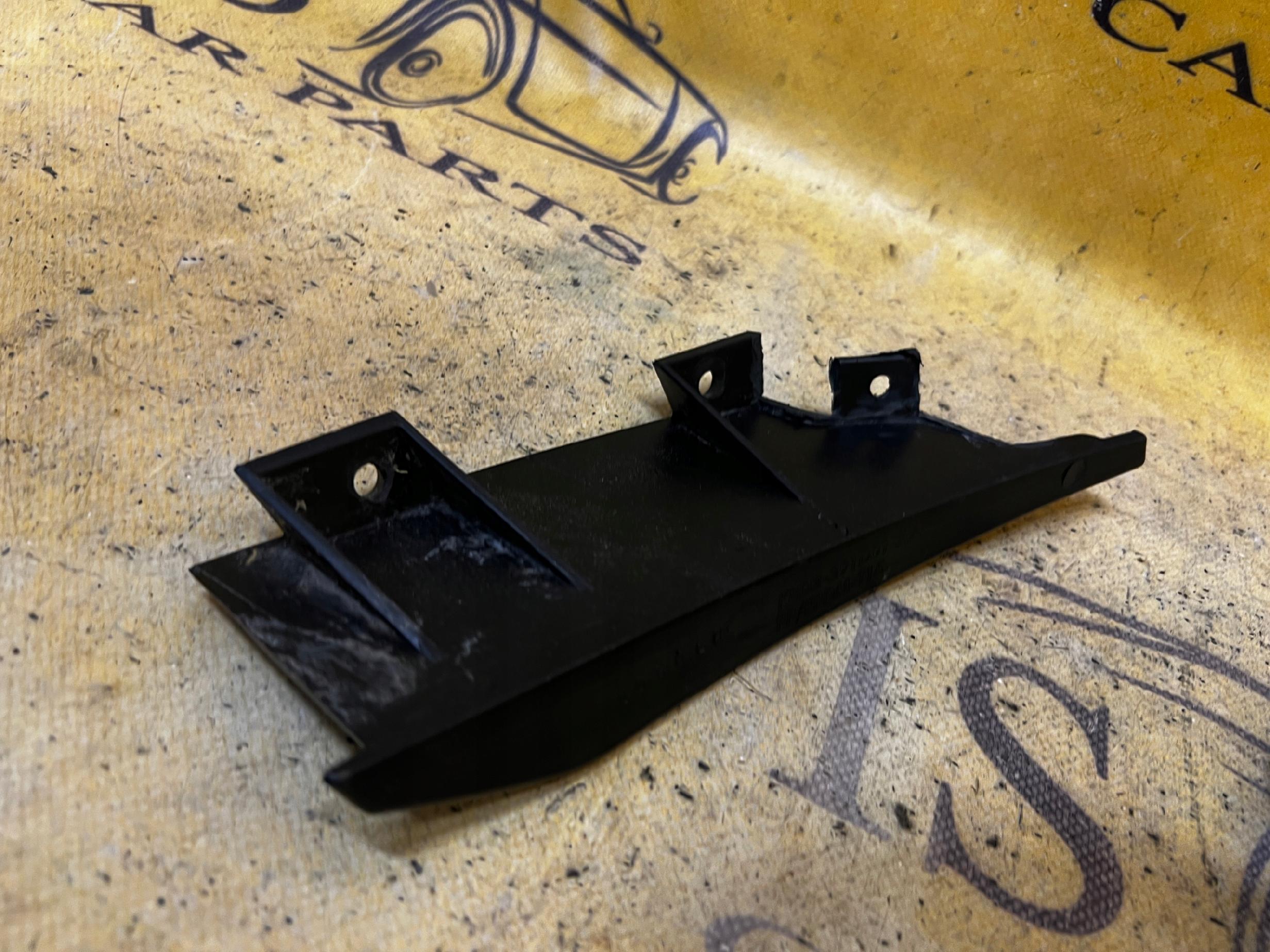 LISTWA ZDERZAKA TYŁ LEWA RANGE ROVER EVOQUE II L551