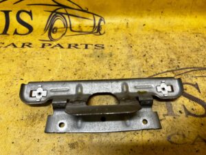 MOCOWANIE UCHWYTU PODSUFITKI PORSCHE CAYENNE II 7P5