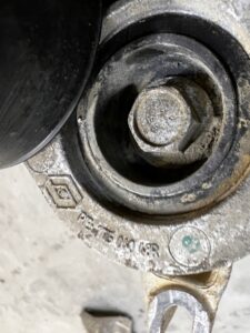 MOCOWANIE WSPORNIK ALTERNATORA NAPINACZ DACIA DOKKER 1.5 BLUE DCI