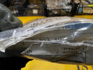 20 X ŚRUBA OBUDOWY POŚREDNIEJ GŁOWICY CYLINDRÓW BMW M6X31 NOWA OEM