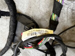 WIĄZKA PRZEWODÓW INSTALACJA DESKI FORD FIESTA MK8