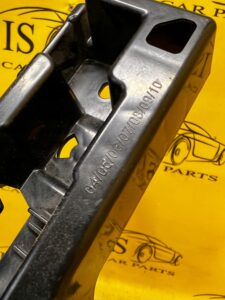 ŚLIZG WSPORNIK MOCOWANIE PROGU LEWY BMW 5 G30