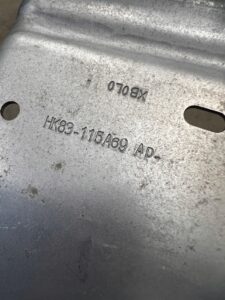 WSPORNIK MOCOWANIE BLACHA LEWY LEWE RANGE ROVER VELAR L560