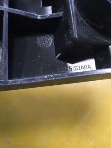 LEWY ŚLIZG MOCOWANIE ZDERZAKA TYŁ INFINITI Q30