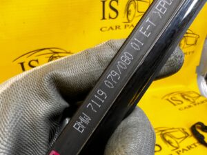 LISTWA ZGARNIAJĄCA SZYBY DRZWI PRZÓD LEWY LEWA BMW 3 E92 COUPE E93 CABRIO