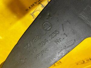 USZCZELKA PIANKA WYGŁUSZENIE BŁOTNIKA PRZÓD LEWA LEWE SKODA SUPERB III