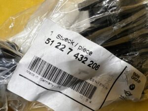 OGRANICZNIK DRZWI TYŁ LEWY PRAWY BMW 3 G20 G21 NOWY OEM