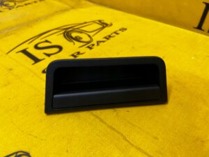 UCHWYT RĄCZKA KLAPY BAGAŻNIKA TYŁ RANGE ROVER VELAR L560