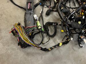 WIĄZKA INSTALACJA BEZPIECZNIKI KABINY INFINITI Q30