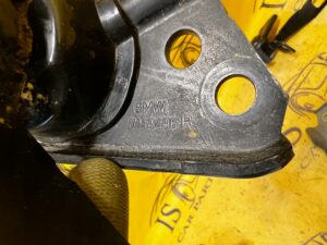 WSPORNIK UCHWYT MOCOWANIE PRAWE BMW F40