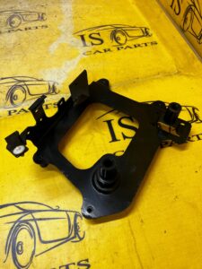 WSPORNIK MOCOWANIE UCHWYT INTERCOOLERA RANGE ROVER VELAR L560 2.0D