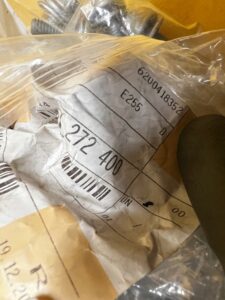 4 X ŚRUBA WSPORNIKA WZMOCNIENIA KIELICHA M10X25 BMW X3 F25 X4 F26 NOWA OEM