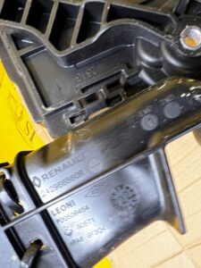 PODSTAWA WSPORNIK MOCOWANIE AKUMULATORA DACIA SANDERO III 2023R 1.0 TCE