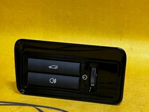 PRZYCISK OTWIERANIA KLAPY JAGUAR XJ XJL X351