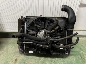 KOMPLET CHŁODNIC WENTYLATOR CHŁODNICA JAGUAR XJ X351 3.0D