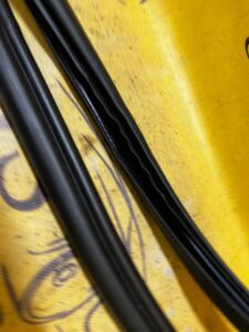 USZCZELKA DRZWI PRZEDNICH RANGE ROVER EVOQUE II L551