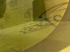 SZYBA KAROSERYJNA TYŁ PRAWA NISSAN E-NV200 EVALIA