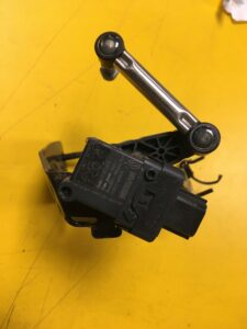 CZUJNIK POZIOMOWANIA ŚWIATEŁ PRZÓD NISSAN X-TRAIL