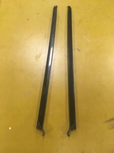 LISTWA SZYBY PRZÓD PEUGEOT 3008 5008 II 17R PRAWA