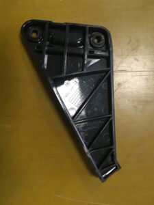 LEWY ŚLIZG MOCOWANIE ZDERZAKA TYŁ INFINITI Q30