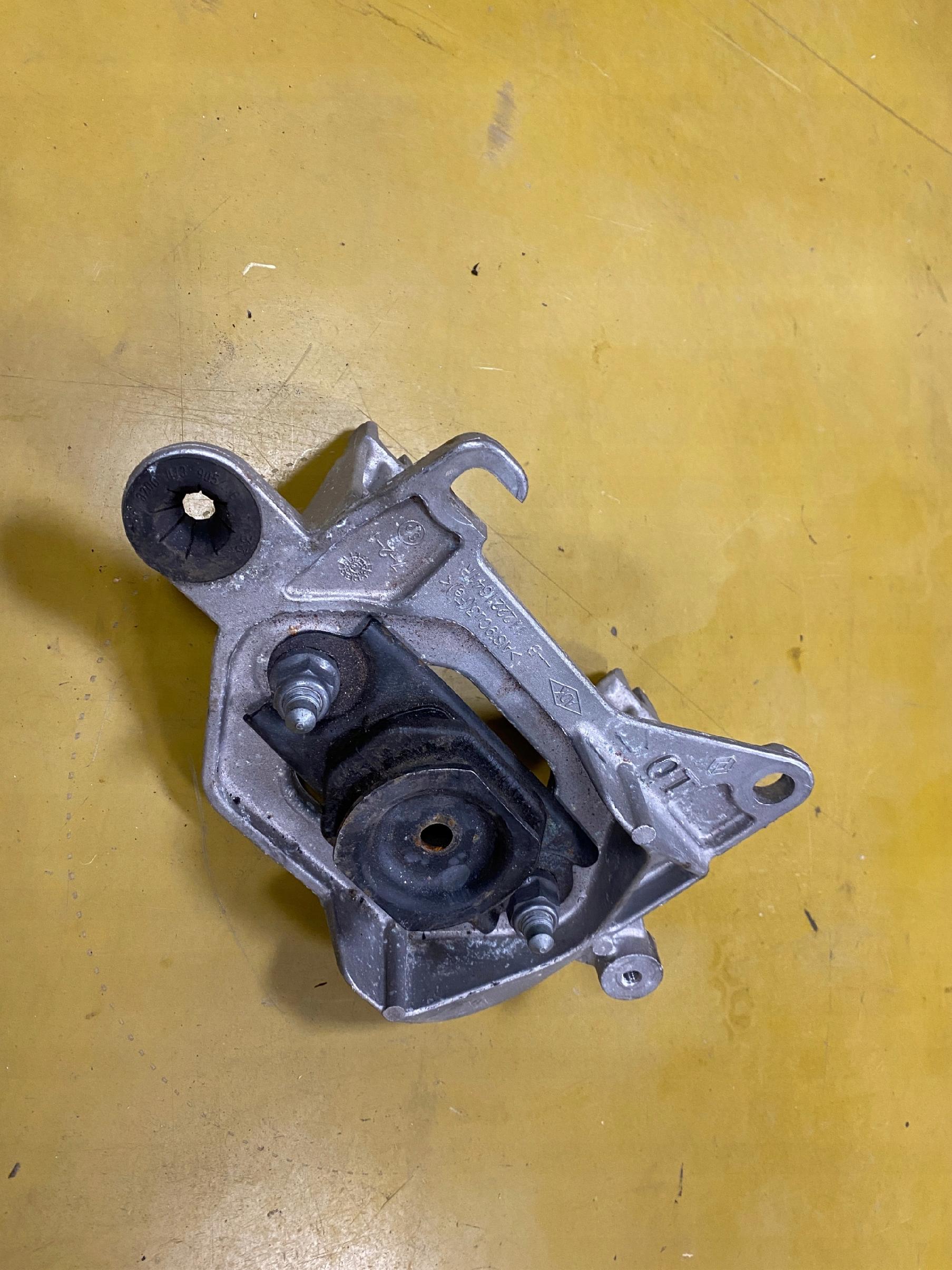 ŁAPA PODUSZKA SKRZYNI RENAULT MEGANE IV 1.2 TCE