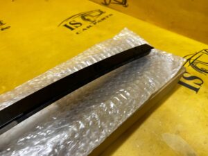 PROWADNICA SZYBY DRZWI TYŁ PRAWY PRAWA POŁYSK BMW 5 G30 M5 F90 NOWA OEM