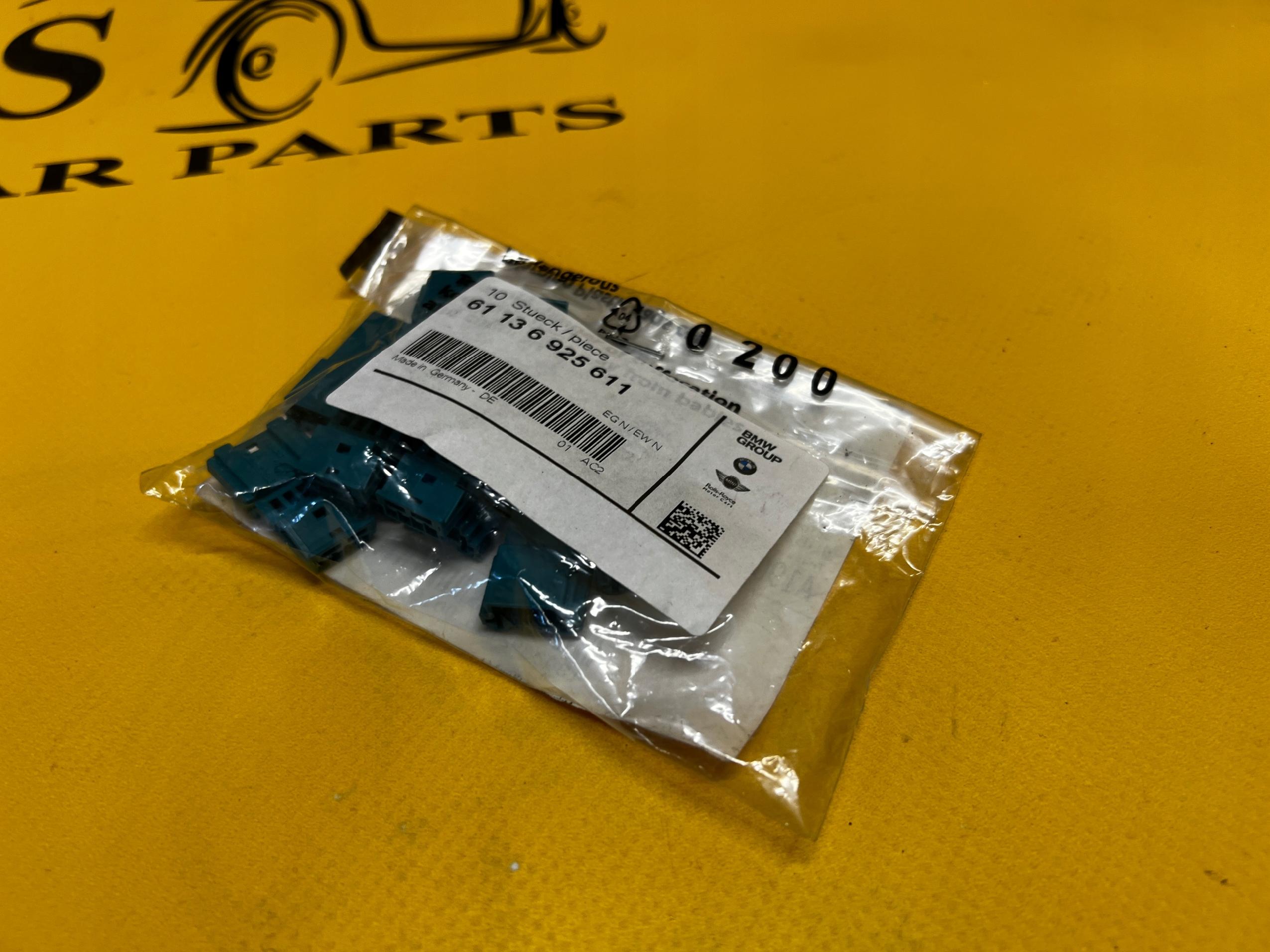 10 X KOSTKA OBUDOWA GNIAZDA 4 PIN 4PIN BMW NOWA OEM