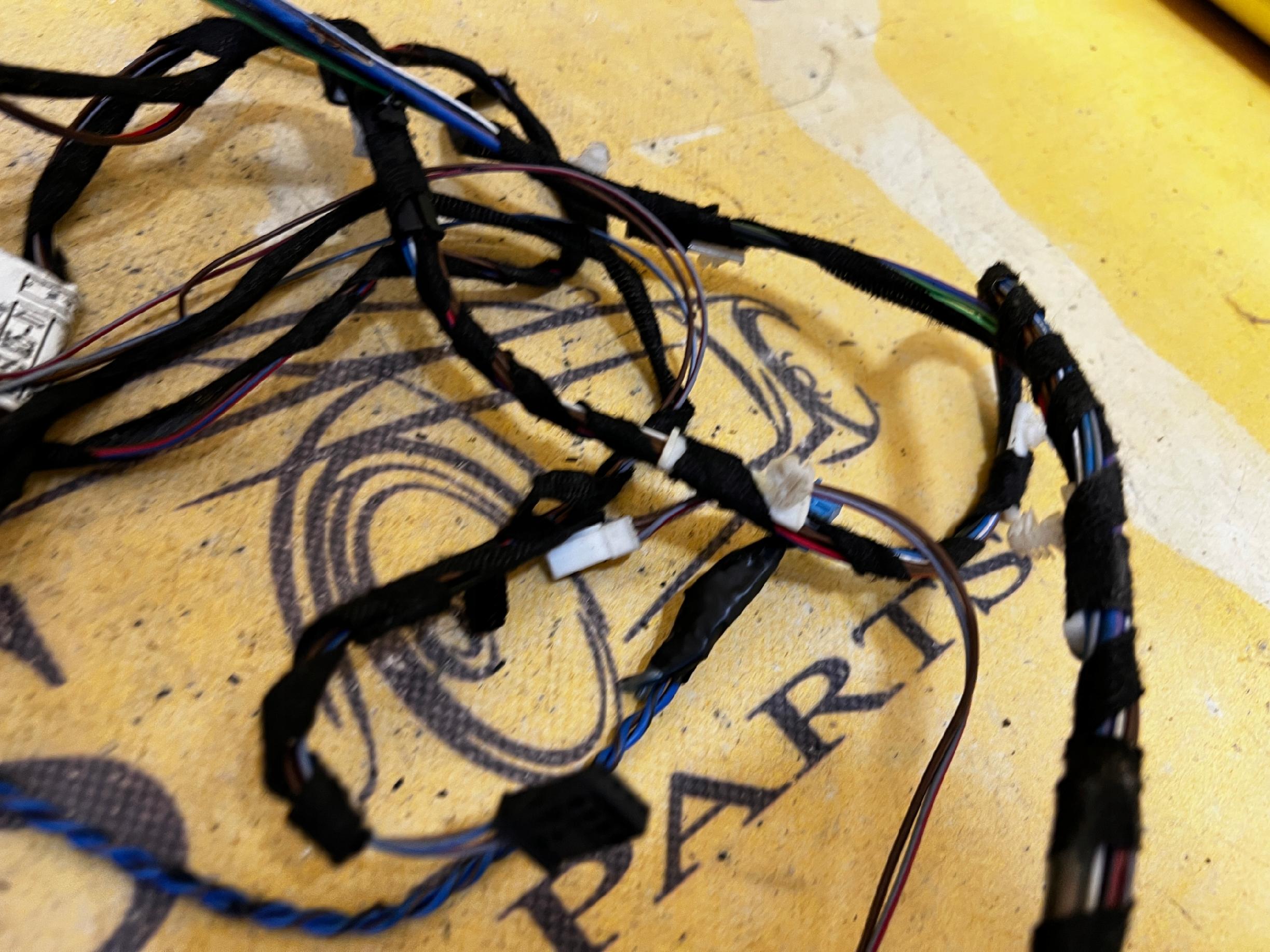 WIĄZKA PRZEWODY DRZWI PASAŻERA BMW E92 M3 9259825