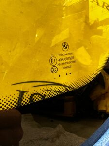 SZYBA PRZÓD PRZEDNIA CZOŁOWA BMW SERIA 3 E46 COUPÉ CABRIO NOWA OEM