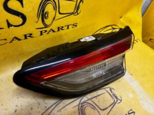 LAMPA PRAWY TYŁ W KLAPĘ FORD KUGA MK3