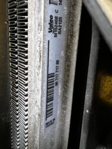 PAS PRZEDNI CHŁODNICE PEUGEOT 508 I LIFT 2.0 HYBRI