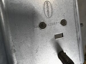 WSPORNIK MOCOWANIE BLACHA LEWY LEWE RANGE ROVER VELAR L560