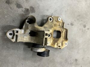 MOCOWANIE WSPORNIK ALTERNATORA NAPINACZ DACIA DOKKER 1.5 BLUE DCI