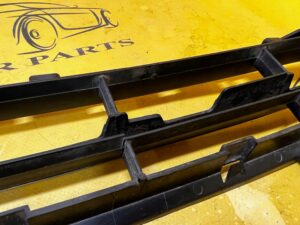 KRATKA DOLNA ŚRODKOWA ZDERZAKA PRZÓD PEUGEOT 508 RXH