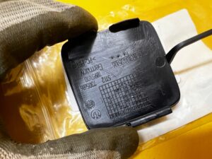 OSŁONA ZAŚLEPKA UCHA HOLOWNICZEGO ZDERZAKA TYŁ BMW i3 I01 NOWA OEM