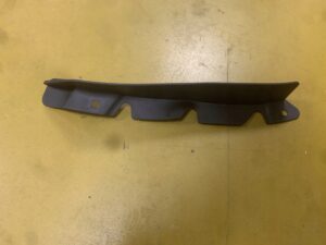 PRAWA PRZEDNIA USZCZELKA ZDERZAKA BMW F23 F22