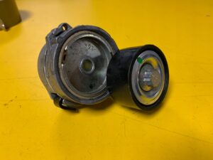 ROLKA NAPINACZ PASKA ROZRZĄDU PEUGEOT 1.2 THP OPEL