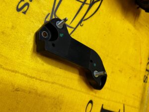 WSPORNIK MOCOWANIE RANGE ROVER VELAR L560